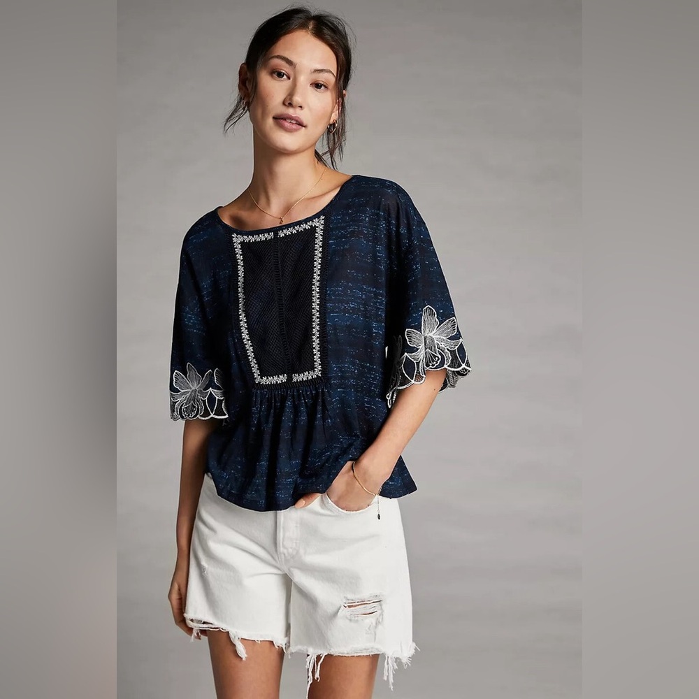 Anthropologie Pilcro Embroidered Orchid Blouse In White and Navy Women’s Size XS